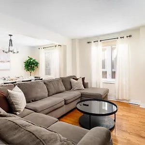 Spacious Large 4 Bedroom House - Upper 2 Floors! Mississauga